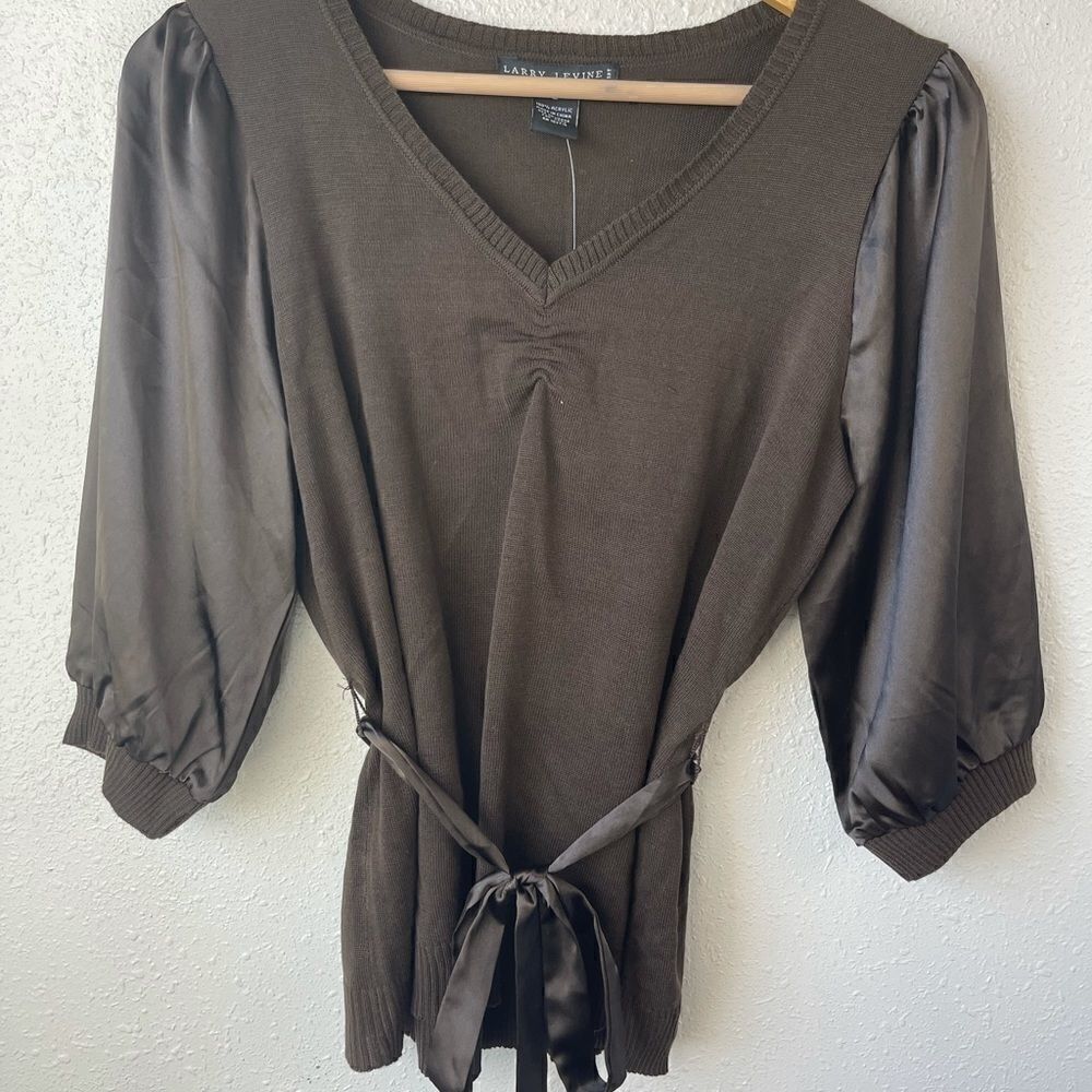 NWT Larry Levine Women’s Top Size L